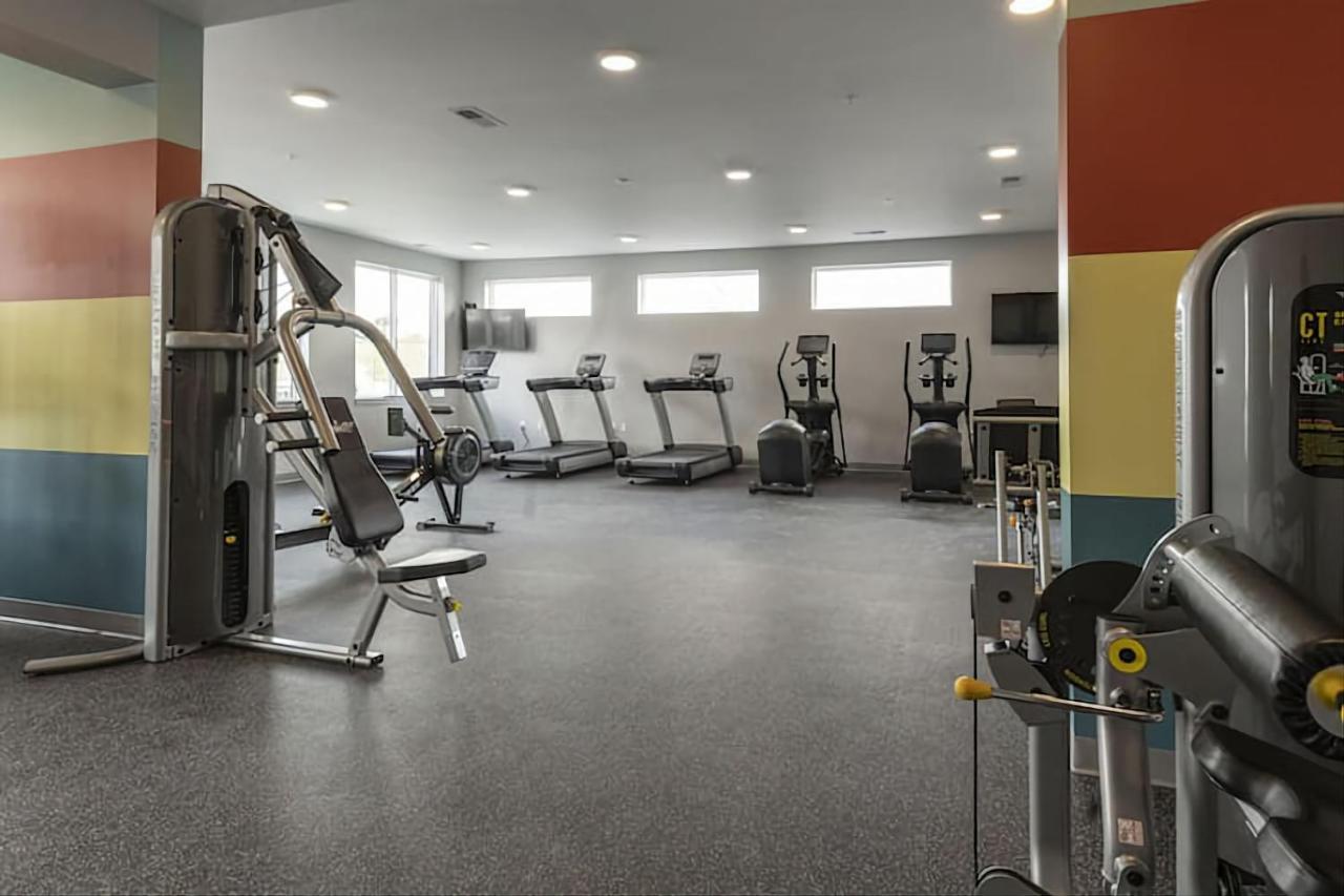 Modern Dwntwn 1 Bdrm Apt Pool Gym Free Parking อินเดียนาโพลิส ภายนอก รูปภาพ