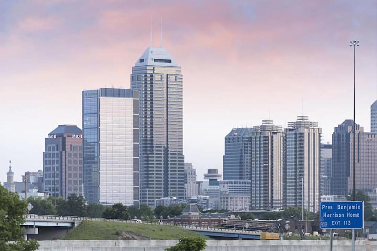 Modern Dwntwn 1 Bdrm Apt Pool Gym Free Parking อินเดียนาโพลิส ภายนอก รูปภาพ